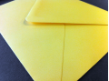 Gele enveloppen 120x120mm - Gratis bezorgd